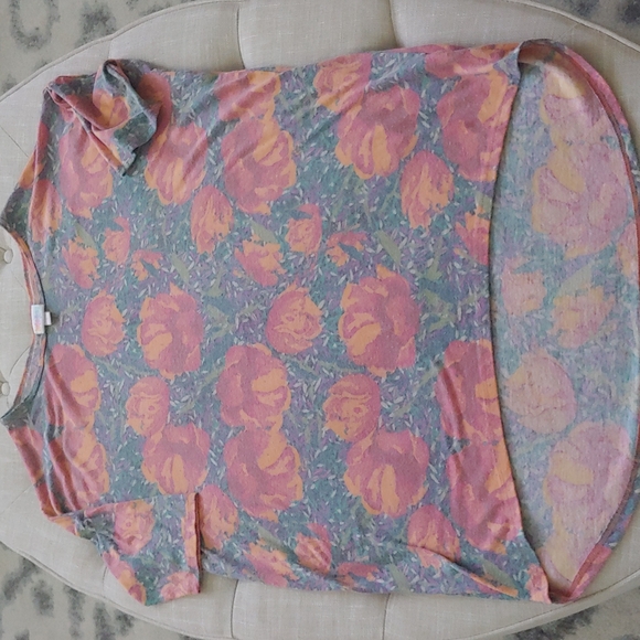 5/$25 Lularoe Irma Tunic Top Small Flowers Faded Floral - Picture 1 of 5